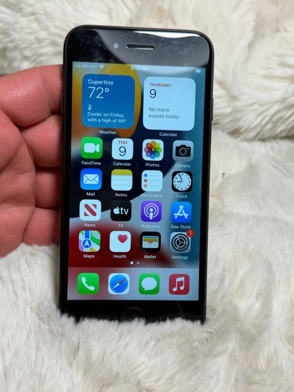 Apple iPhone 7 Unlocked space black 32 Gigabytes